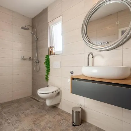 Bura R&d Villa Ražanac